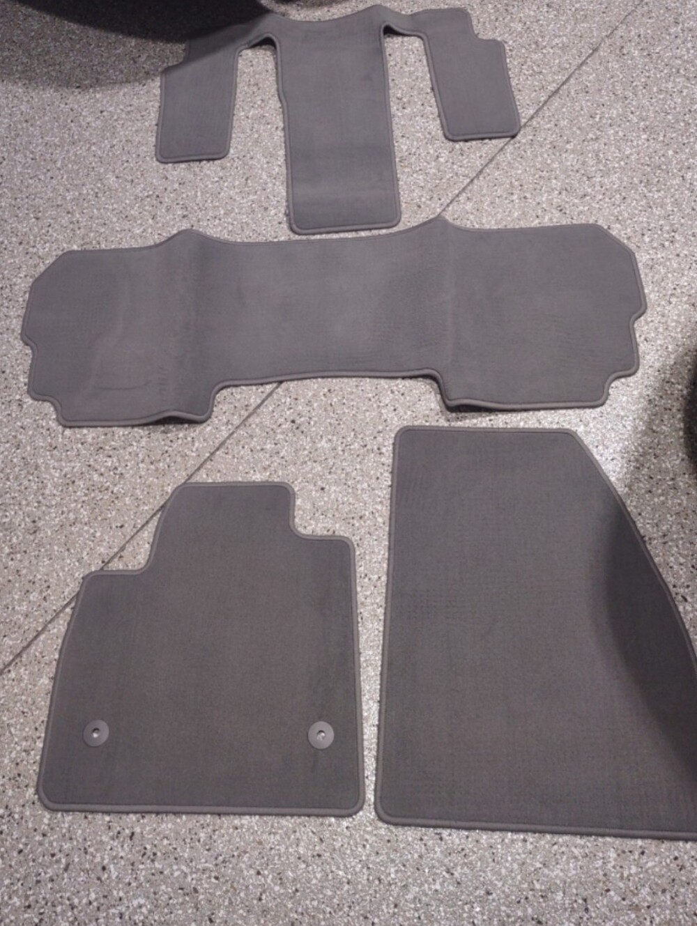 GMC Yukon 2015+OEM - 4 Piece Carpet Floor Mat Set Dark Titanium 84847638 New!